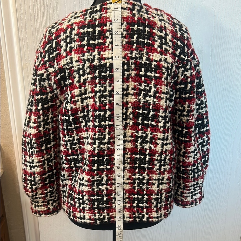 W.D.N.Y Elegant Black and Red Tweed Cape - Picture 9 of 14